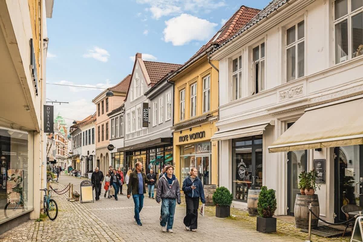 Dinbnb Apartments I Mid-City Luxury With Mini Balcony And Smart Tv & Sound System Bergen Esterno foto