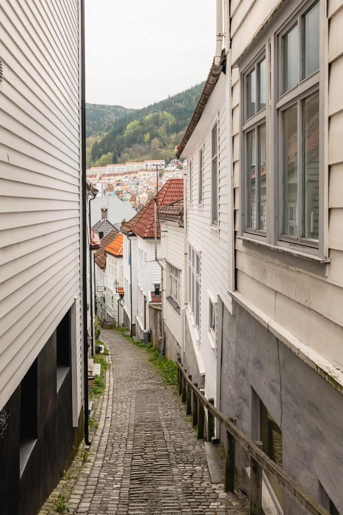 Dinbnb Apartments I Mid-City Luxury With Mini Balcony And Smart Tv & Sound System Bergen Esterno foto